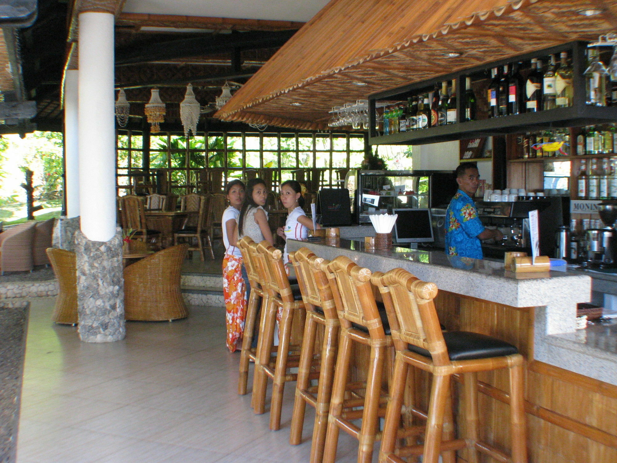 Dolphin House Resort 5*