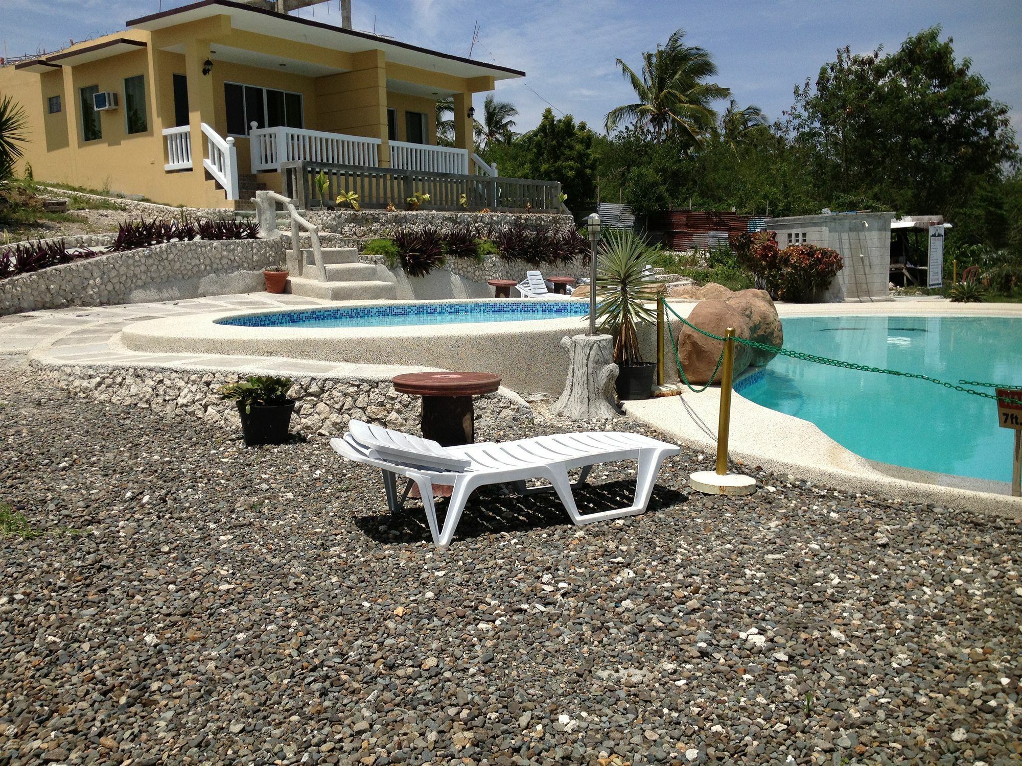 Moalboal Resort 3*