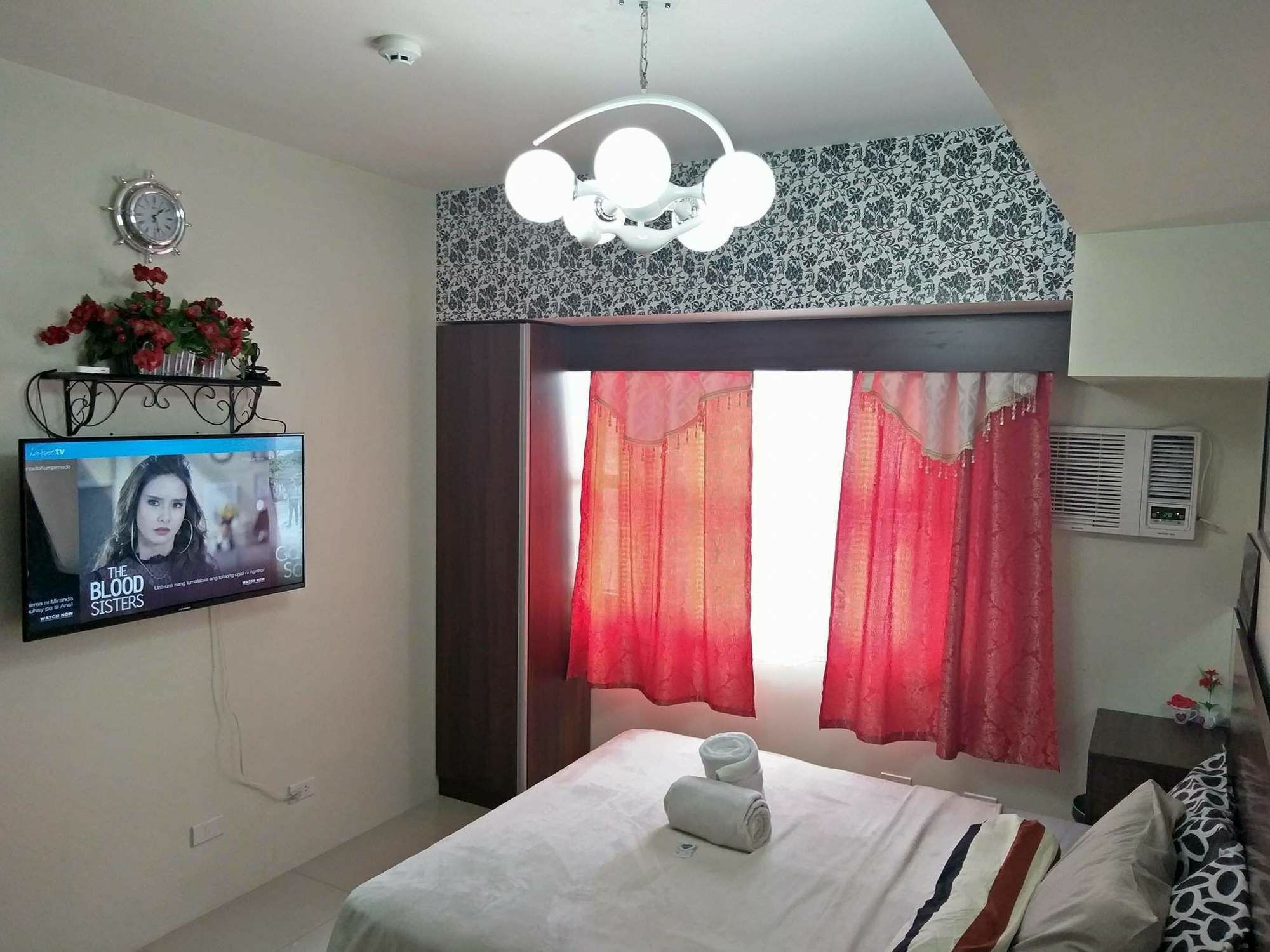 Ecj Cozy Units At Horizons 101 Hotel