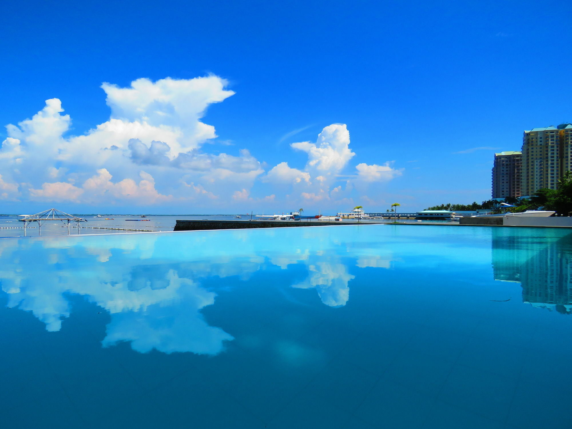 Resort Aozora Seaside Mactan
