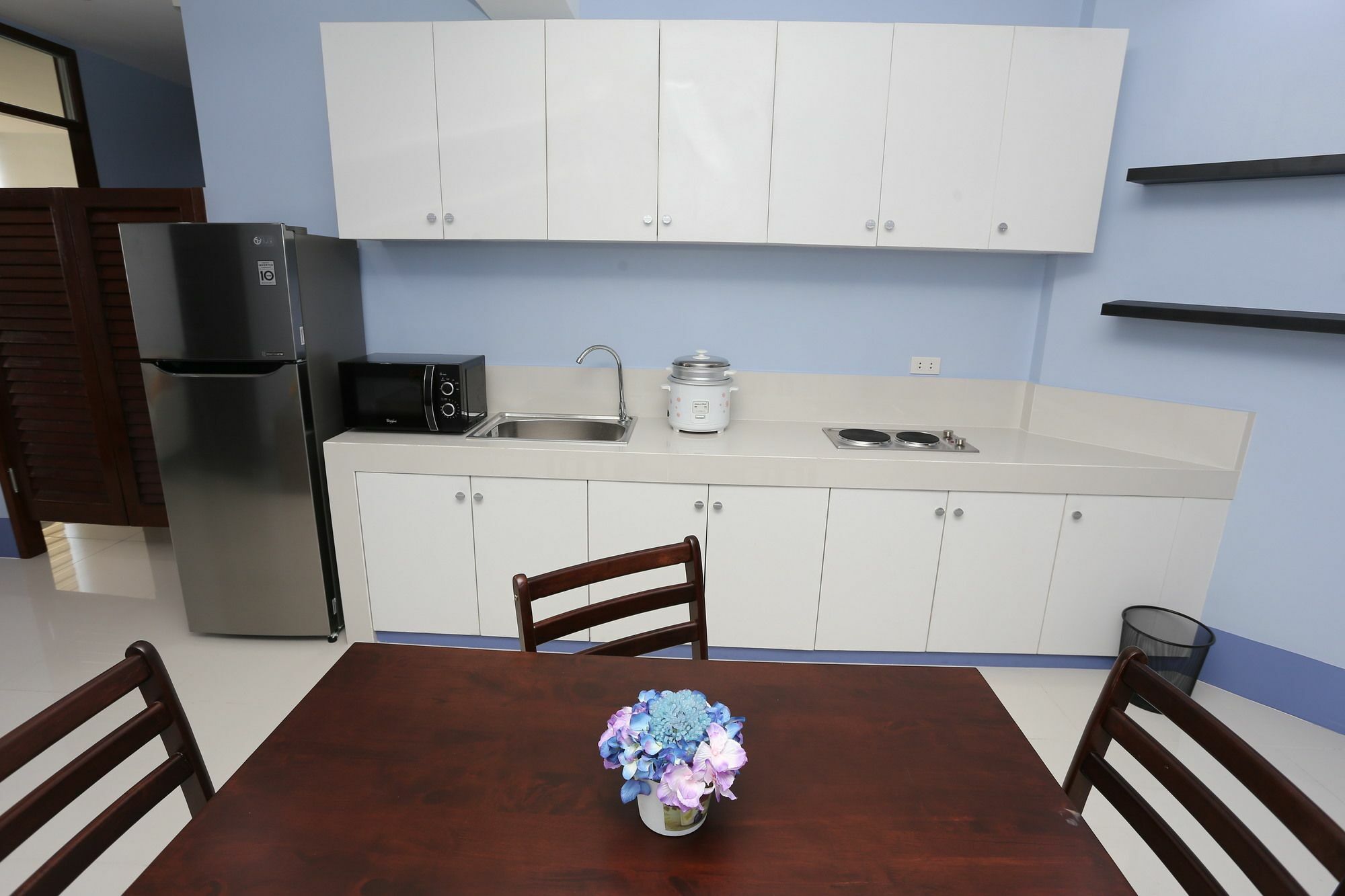 Alicia Tower Residences (Adults Only) Albergue