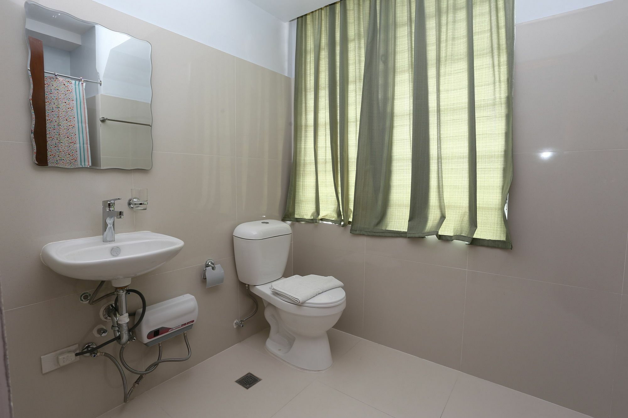 Albergue Alicia Tower Residences (Adults Only)