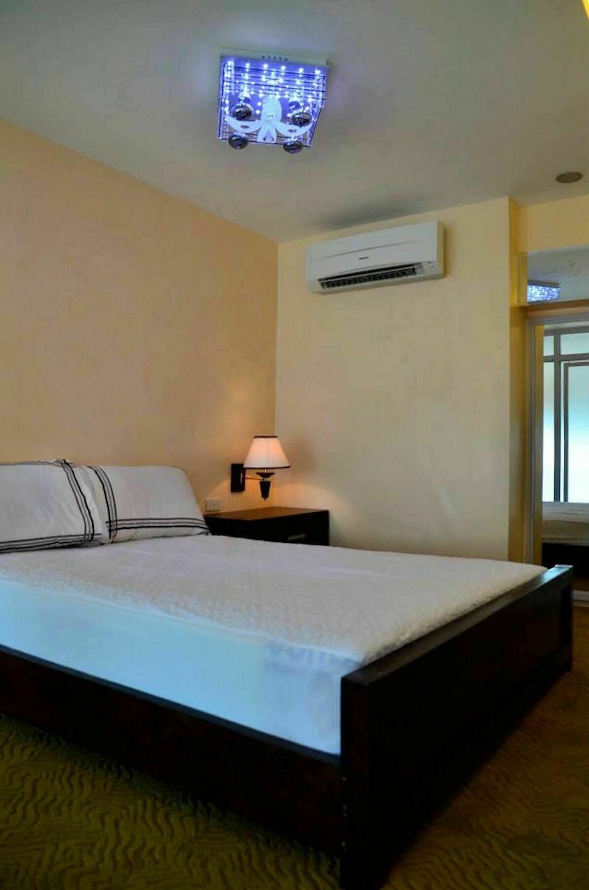 Luxurious Penthouse Unit In 3*