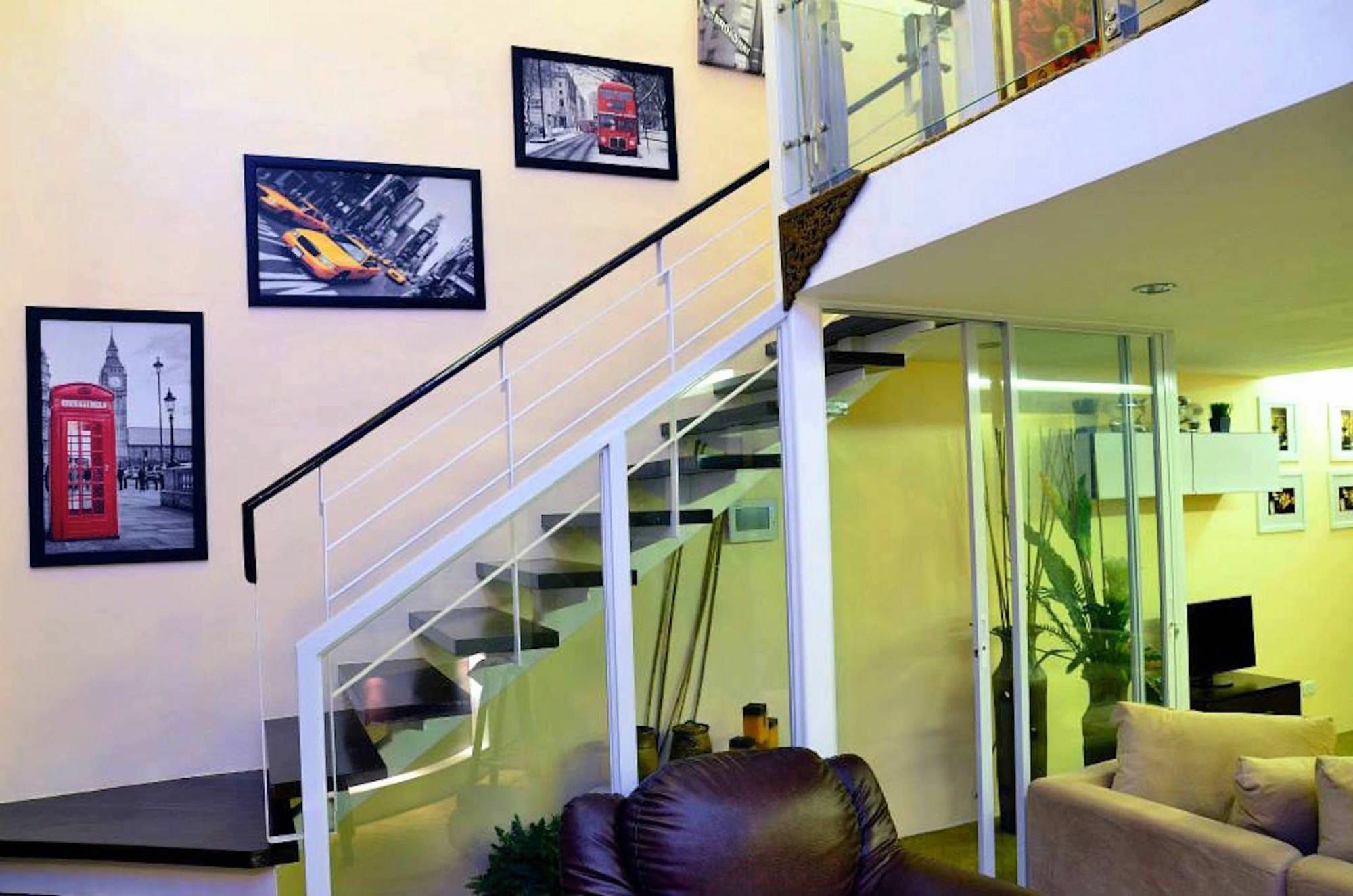 Hotel Luxurious Penthouse Unit In Cebu