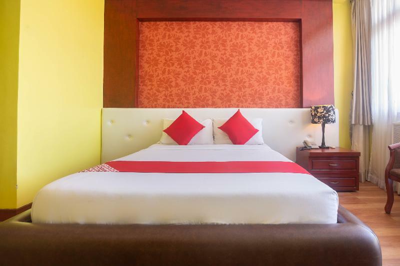 Hotel Oyo 159 San Remigio Pensionne