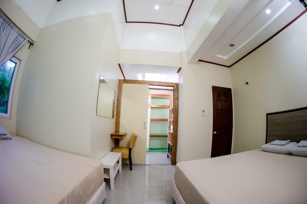 Seafari Resort