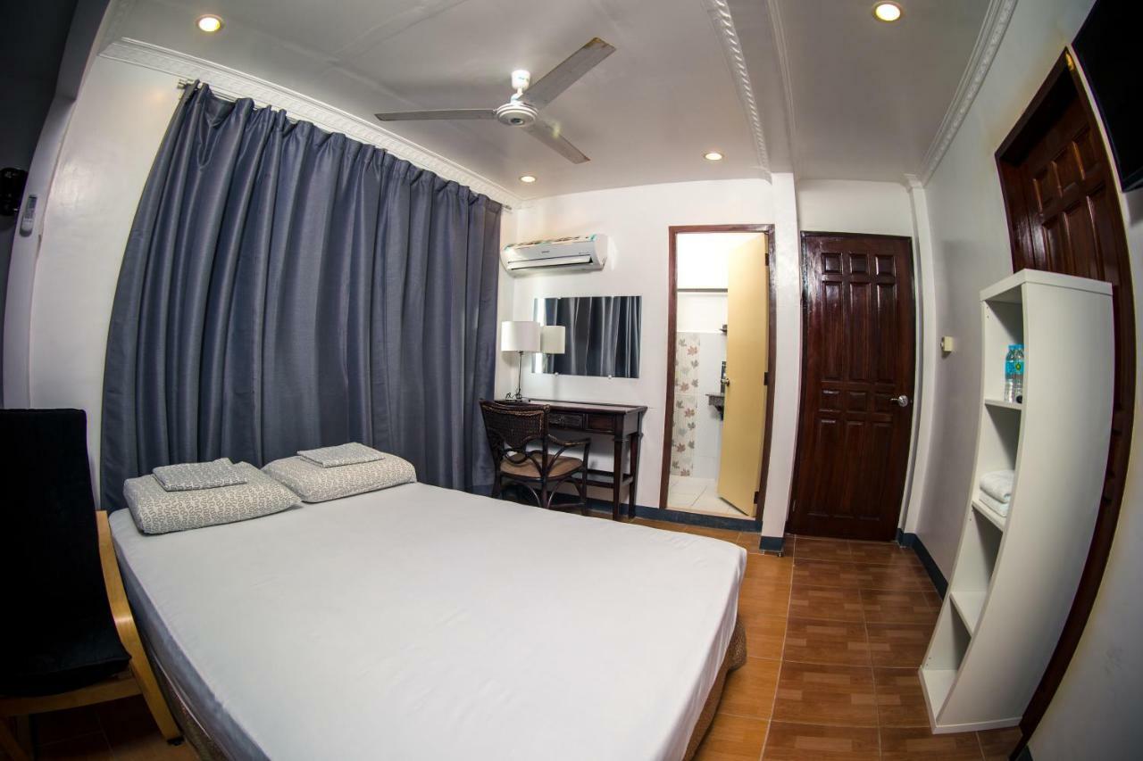 Seafari Resort