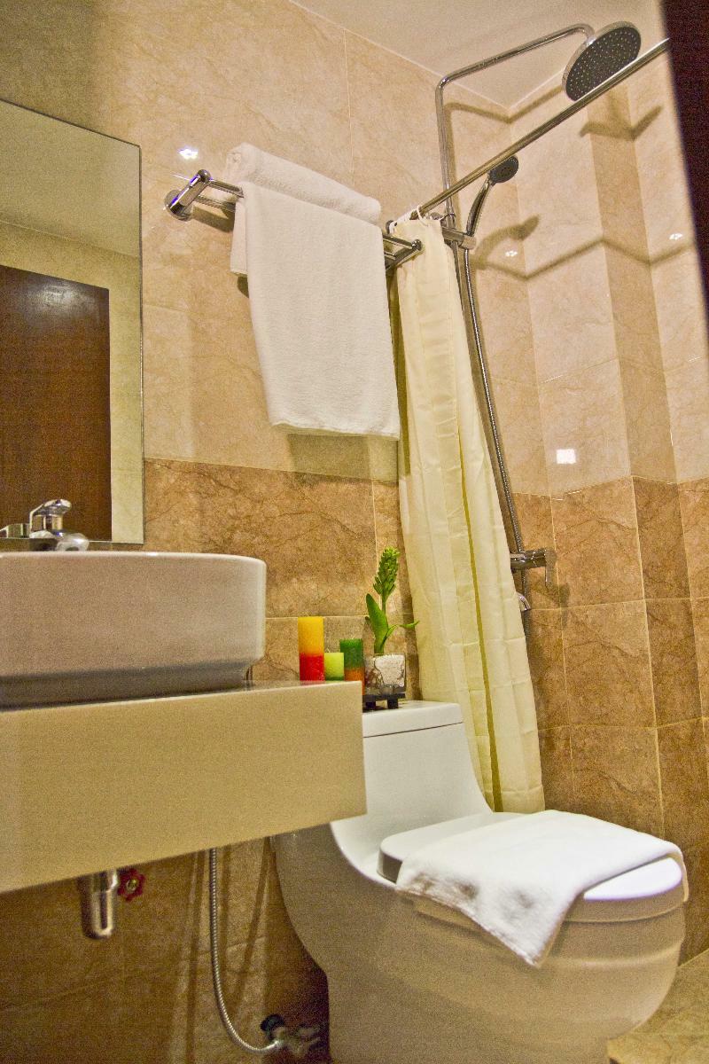 Canberry Hotel 2*