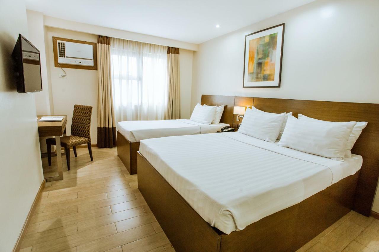 Golden & Hotel