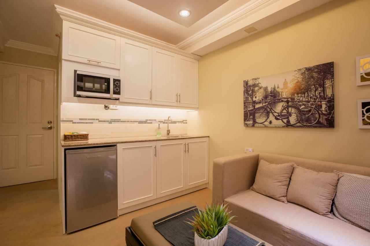 Avida Towers 2017, Fast Wifi 195mbps, Netflix 50in Smart Tv Apartment Cebu