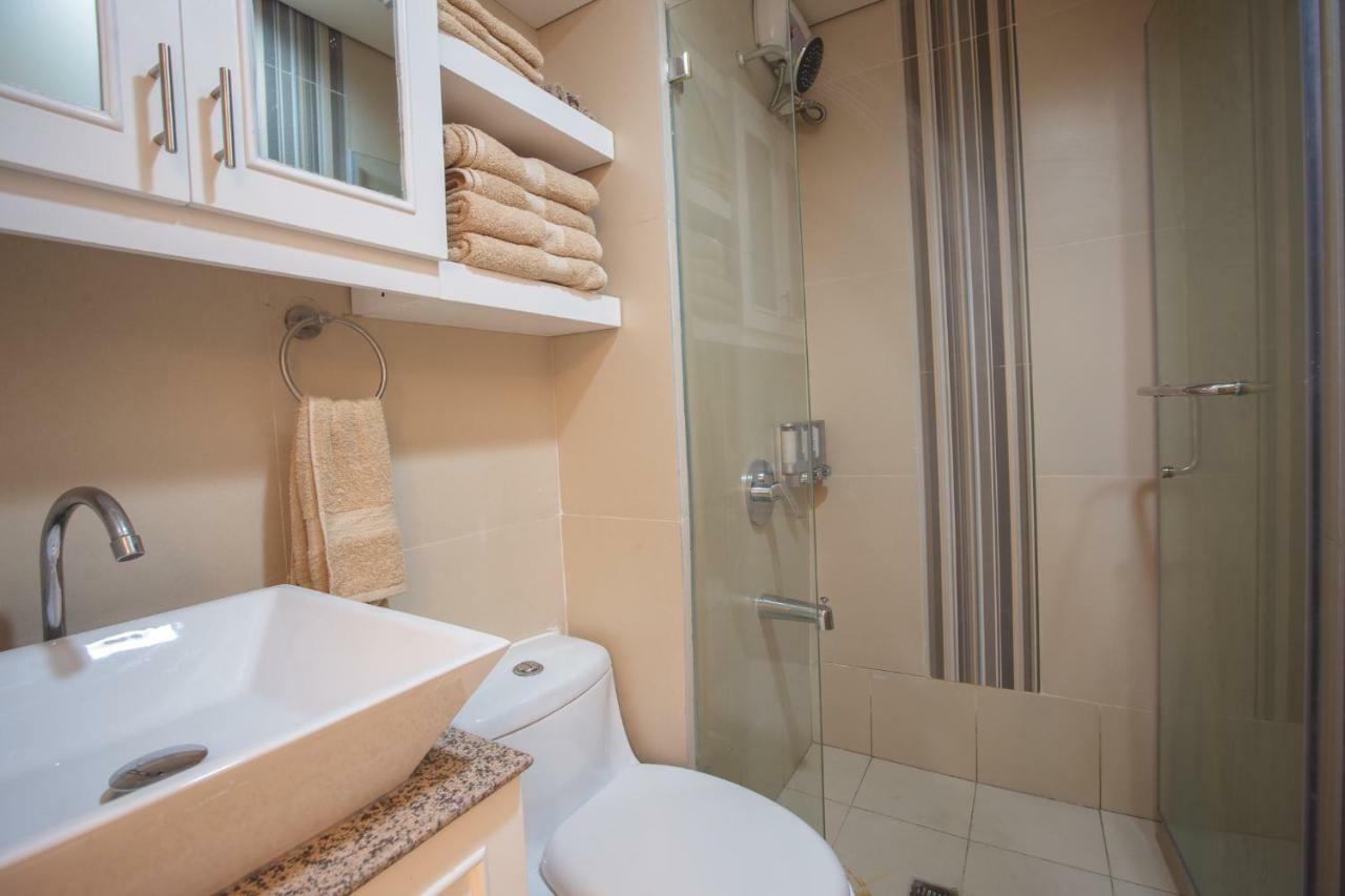 Avida Towers 2017, Fast Wifi 195mbps, Netflix 50in Smart Tv Apartment Cebu