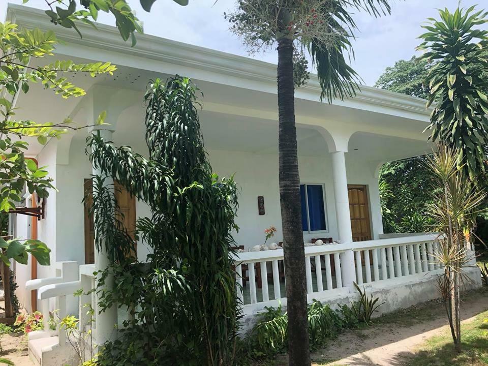 Genna's Tourist * Santa Fe (Cebu)