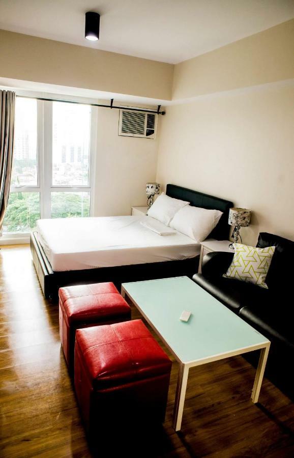 Solinea Tower2 Unit Right Across Ayala Mall + Wifi Apartment *