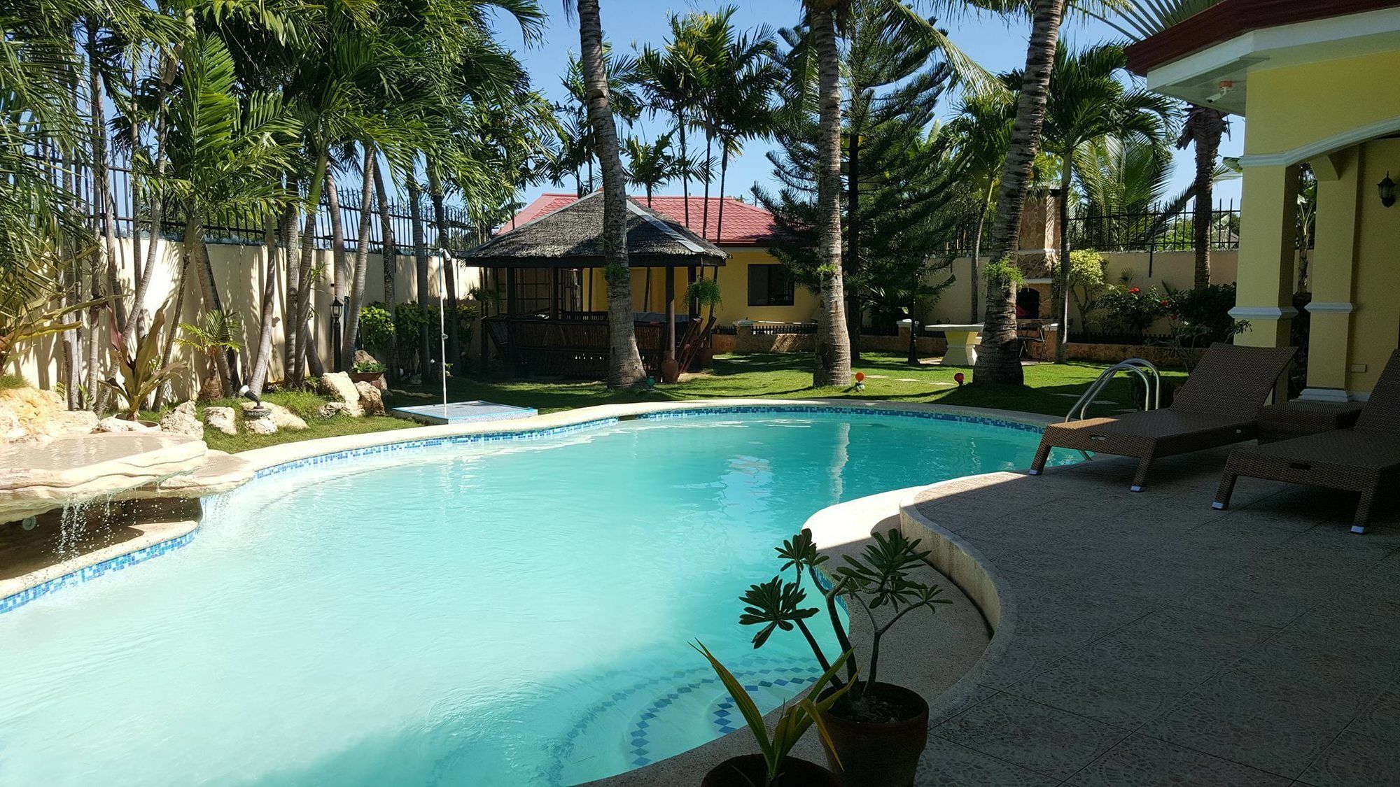 Kim Beatriz Compound