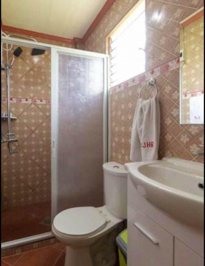 Jenjen's House Guest house *