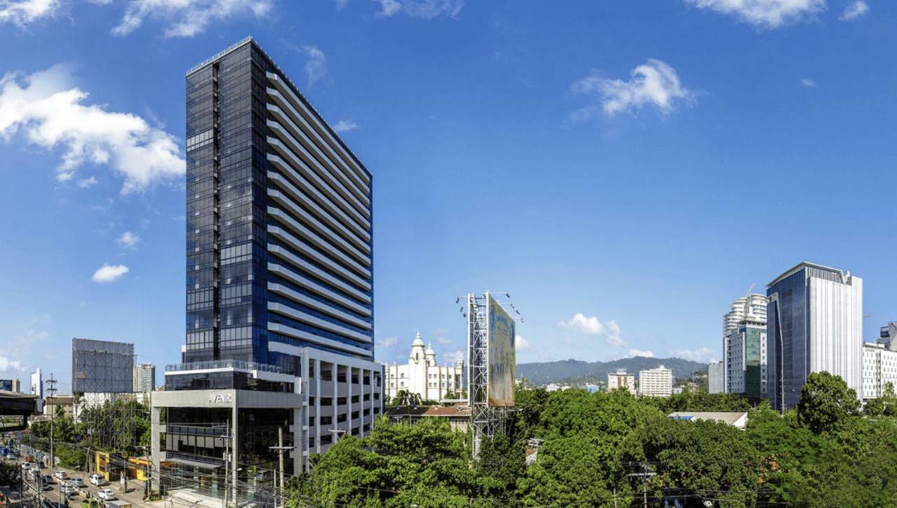 Free Netflix Near It Park With 32-inch Samsung Hdtv Cebu