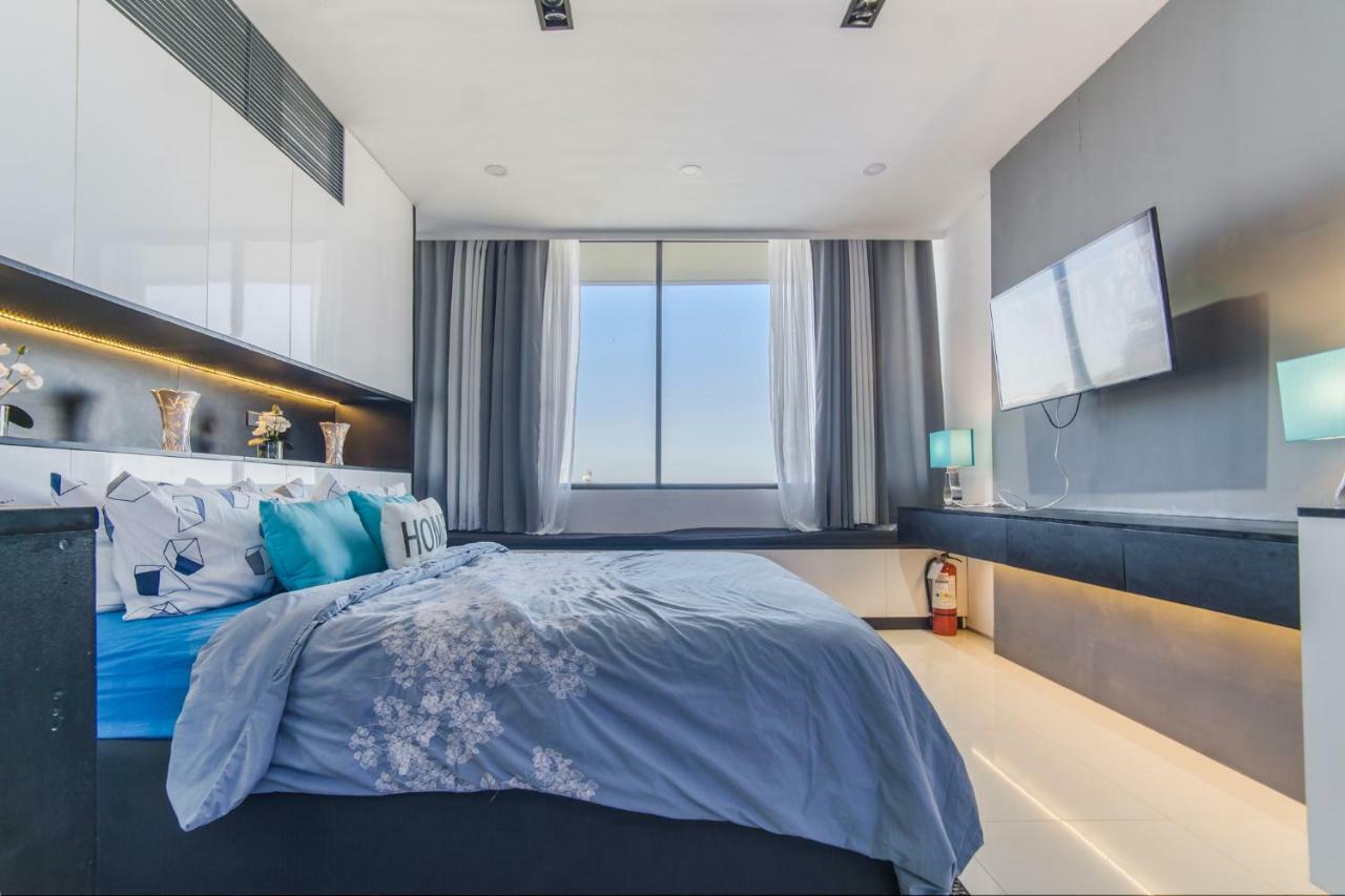 Free Netflix Near It Park With 32-inch Samsung Hdtv *