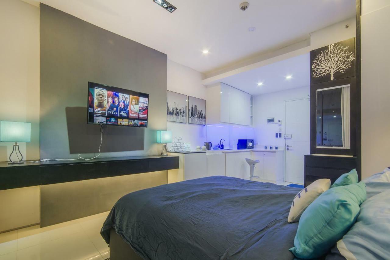 Free Netflix Near It Park With 32-inch Samsung Hdtv *