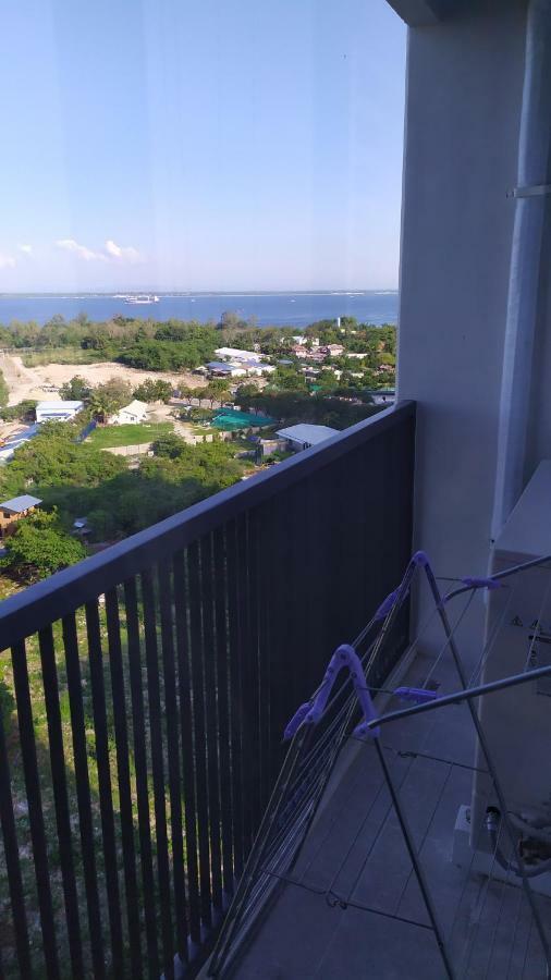 Island Living At One Manchester Place Apartment