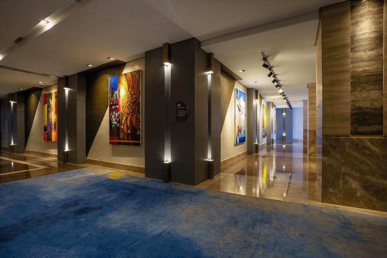 Summit Galleria