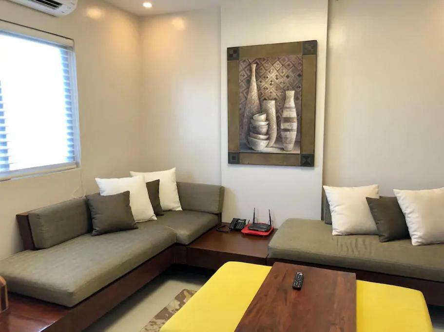 Apartment 500mbps Wi-fi 2 Largest 2 Bdrm In Grand Residences *