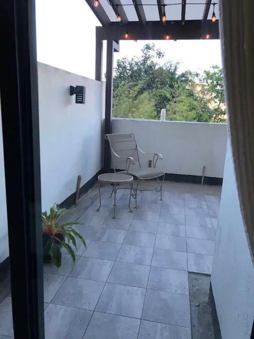 500mbps Wi-fi 2 Largest 2 Bdrm In Grand Residences Apartment