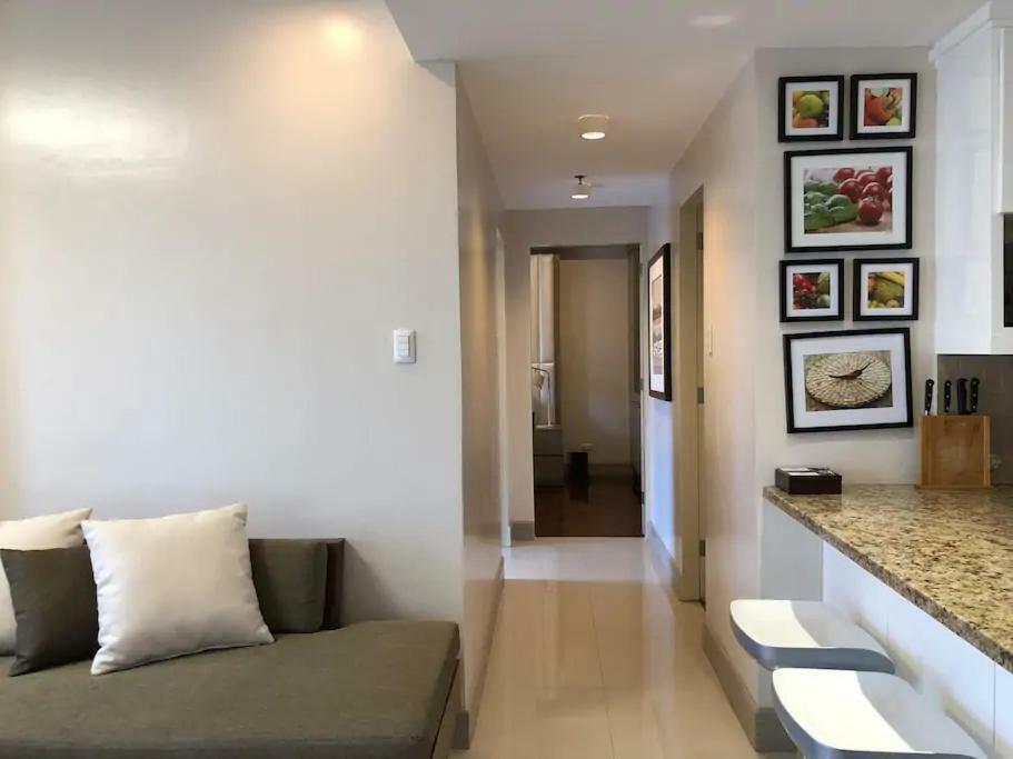 500mbps Wi-fi 2 Largest 2 Bdrm In Grand Residences Cebu