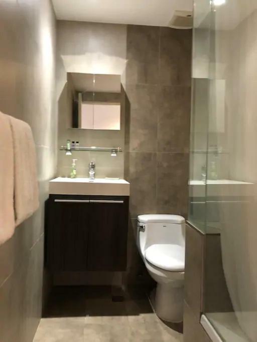 500mbps Wi-fi 2 Largest 2 Bdrm In Grand Residences Apartment