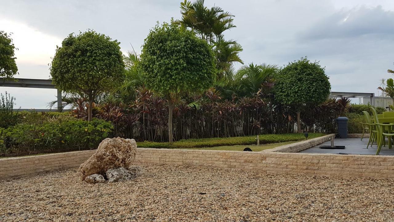Mactan Newtown Ocean View 360 Degree Apartment Lapu-Lapu City