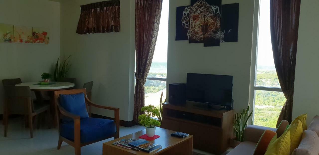 Mactan Newtown Ocean View 360 Degree Apartment *