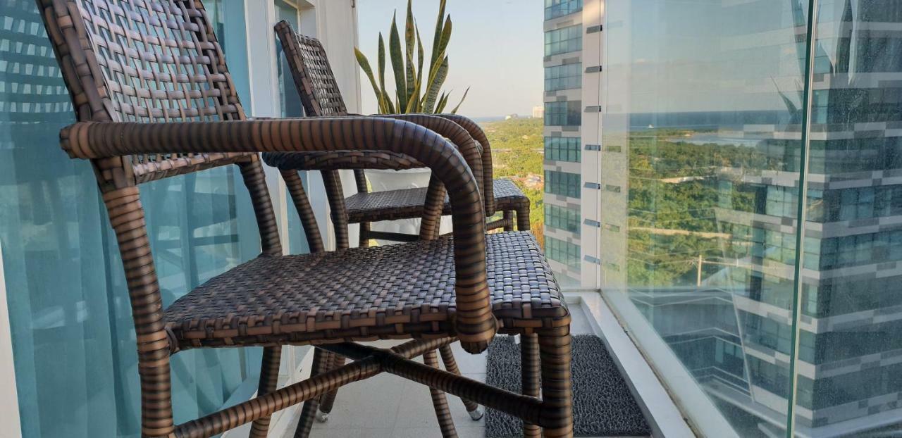 Mactan Newtown Ocean View 360 Degree Apartment *
