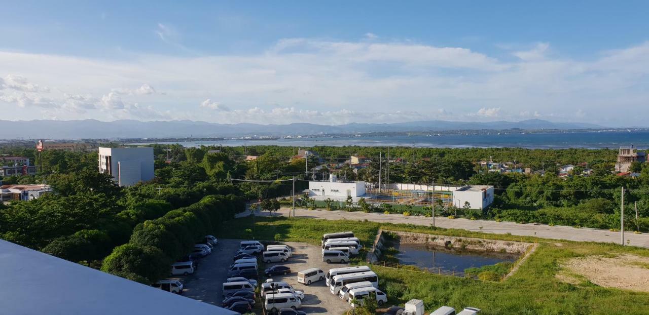 Mactan Newtown Ocean View 360 Degree Apartment Lapu-Lapu City
