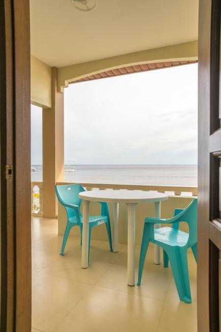 Kellocks' Seaview Apartelle *