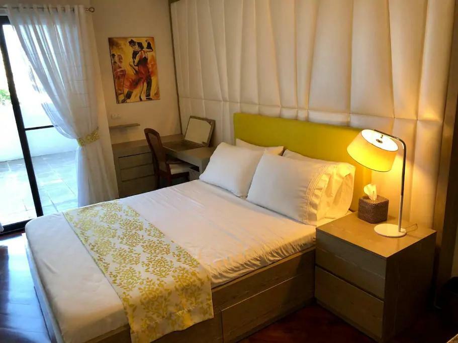 500mbps Wi-fi 2 Largest 2 Bdrm In Grand Residences Apartment *