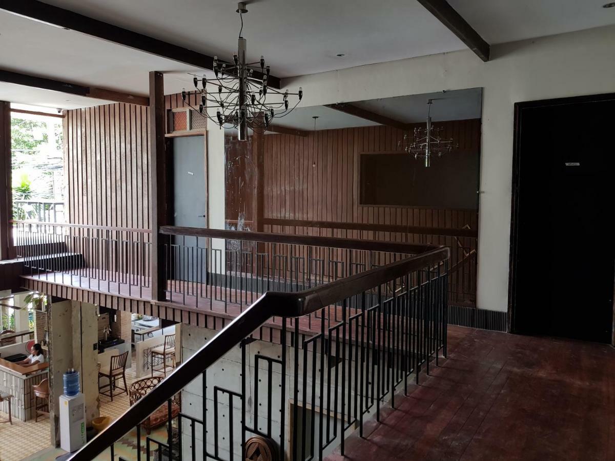 The Flying Fish Cebu