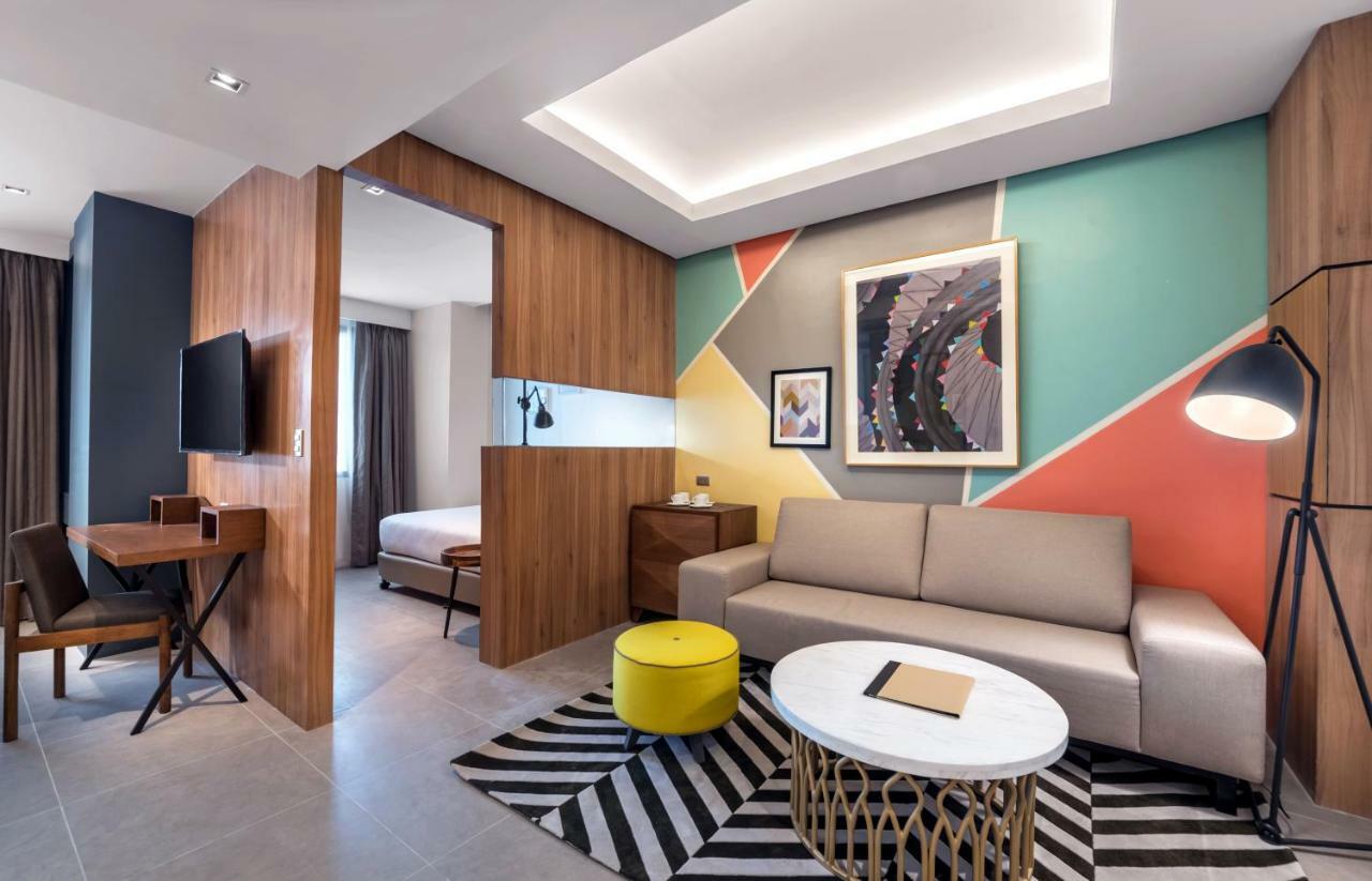 Summit Galleria 3*