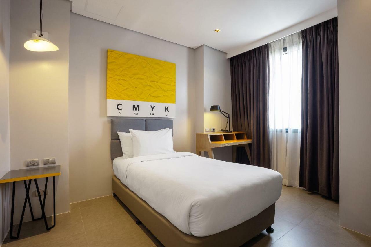 Summit Galleria 3*