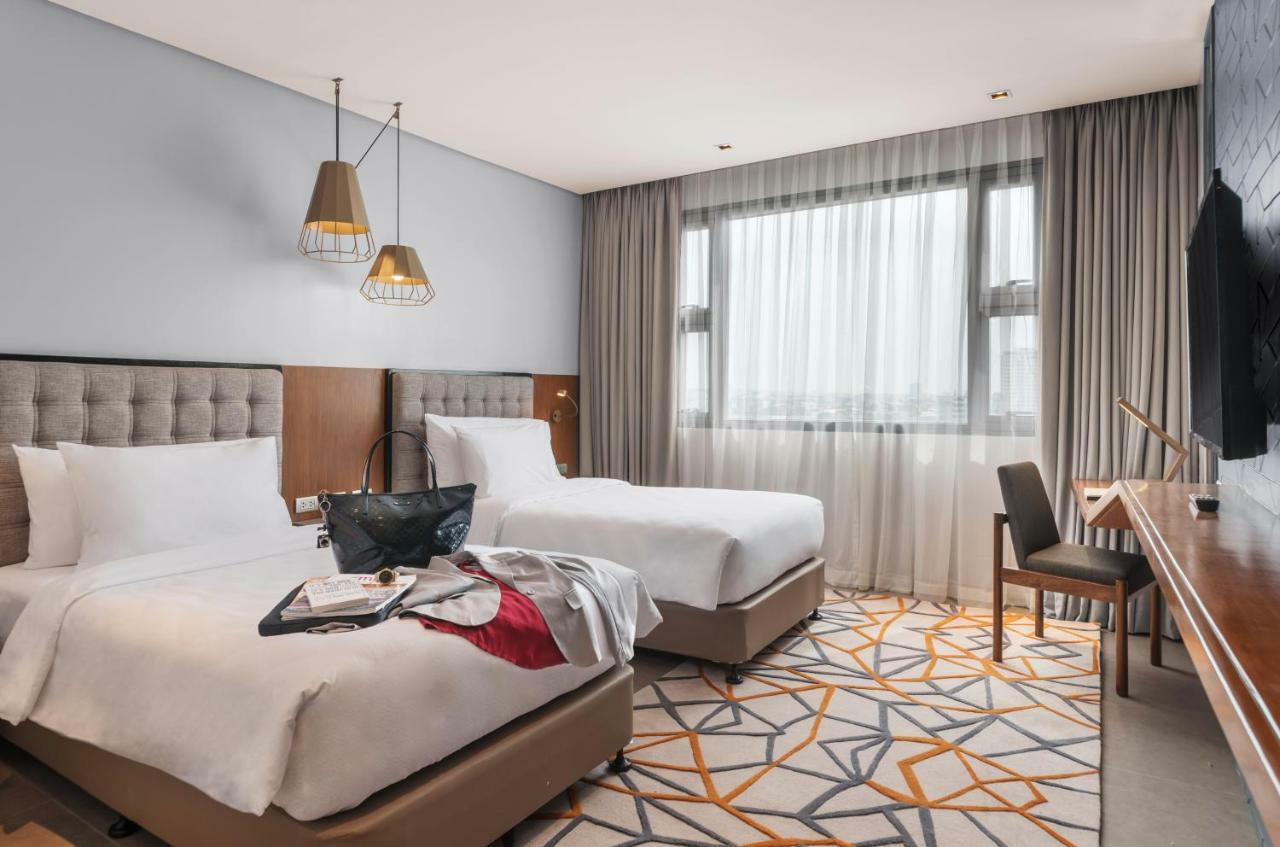 Hotel Summit Galleria
