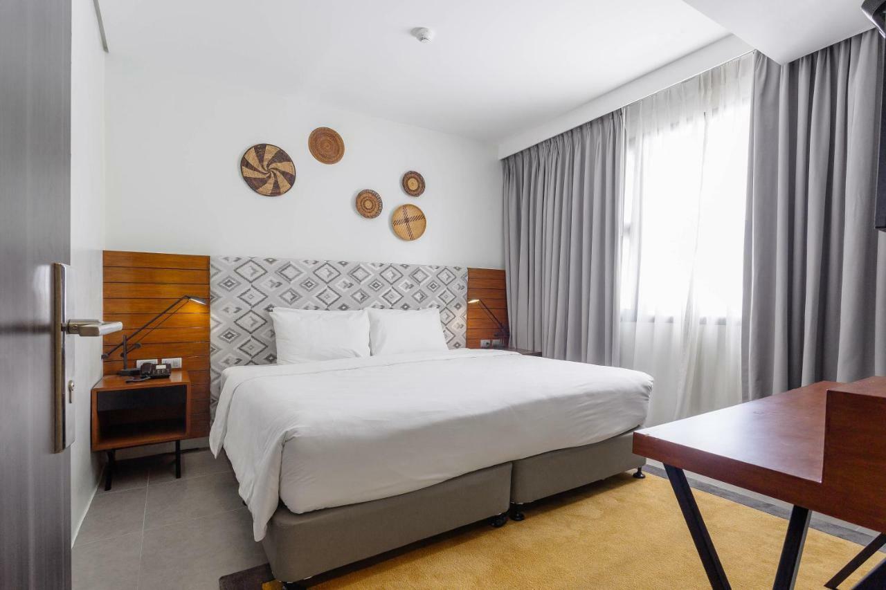 Hotel Summit Galleria 3*