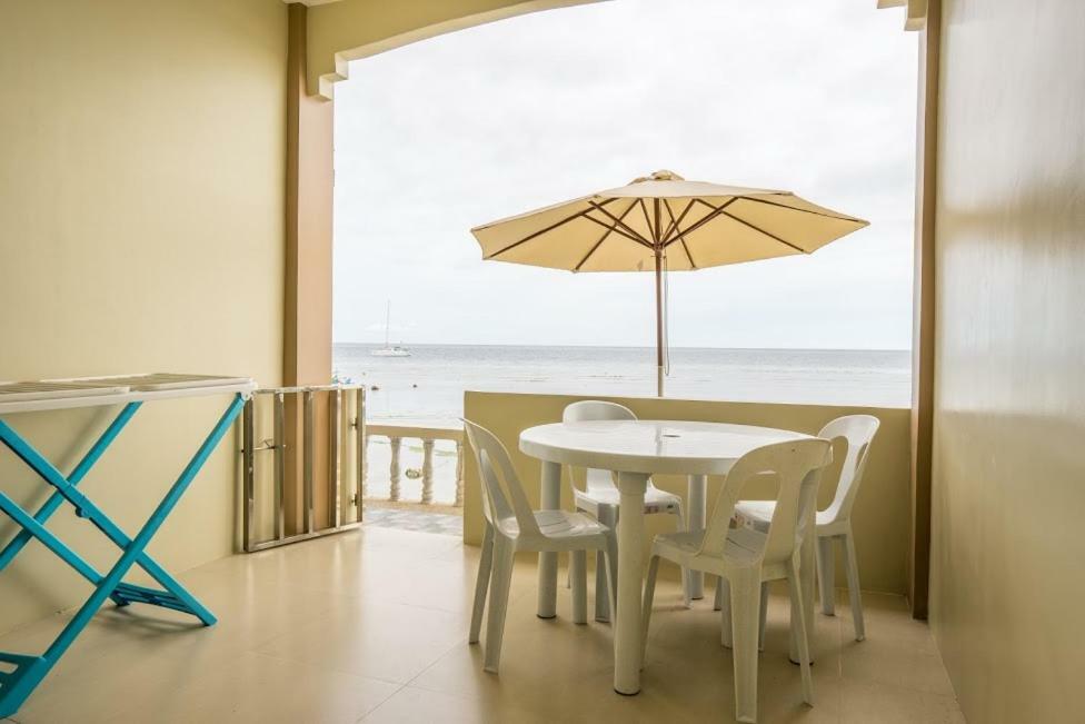 Kellocks' Seaview Apartelle Pensão *