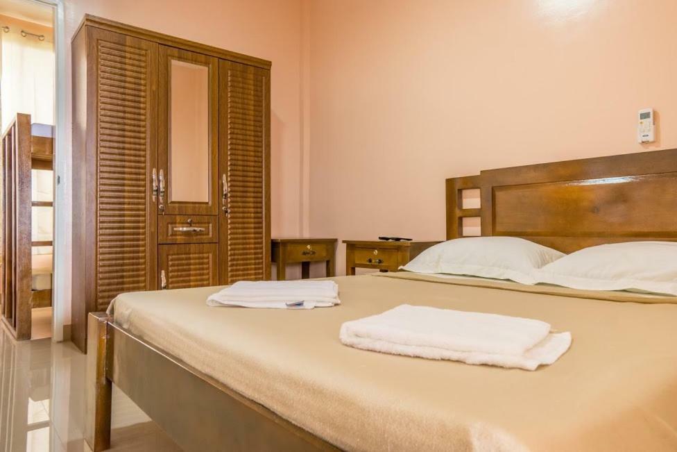 Kellocks' Seaview Apartelle Pensão *
