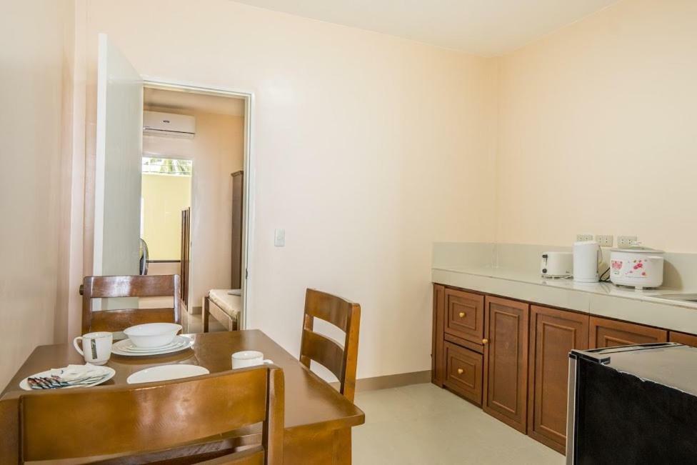 Pensão Kellocks' Seaview Apartelle