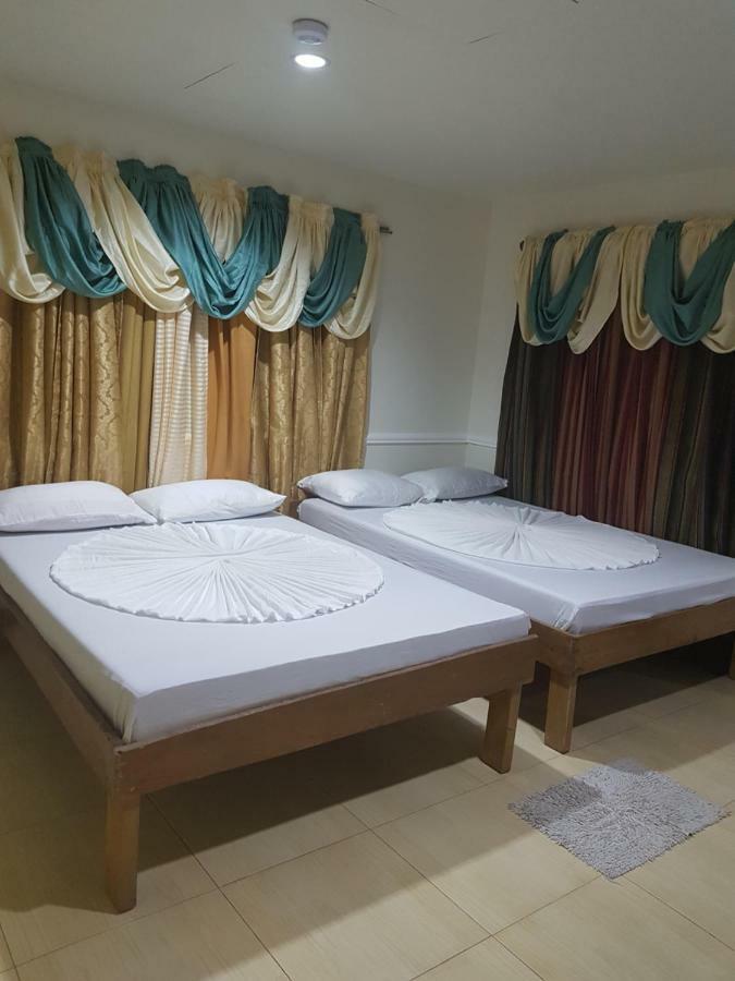 Resort Hk And Restaurant 2*