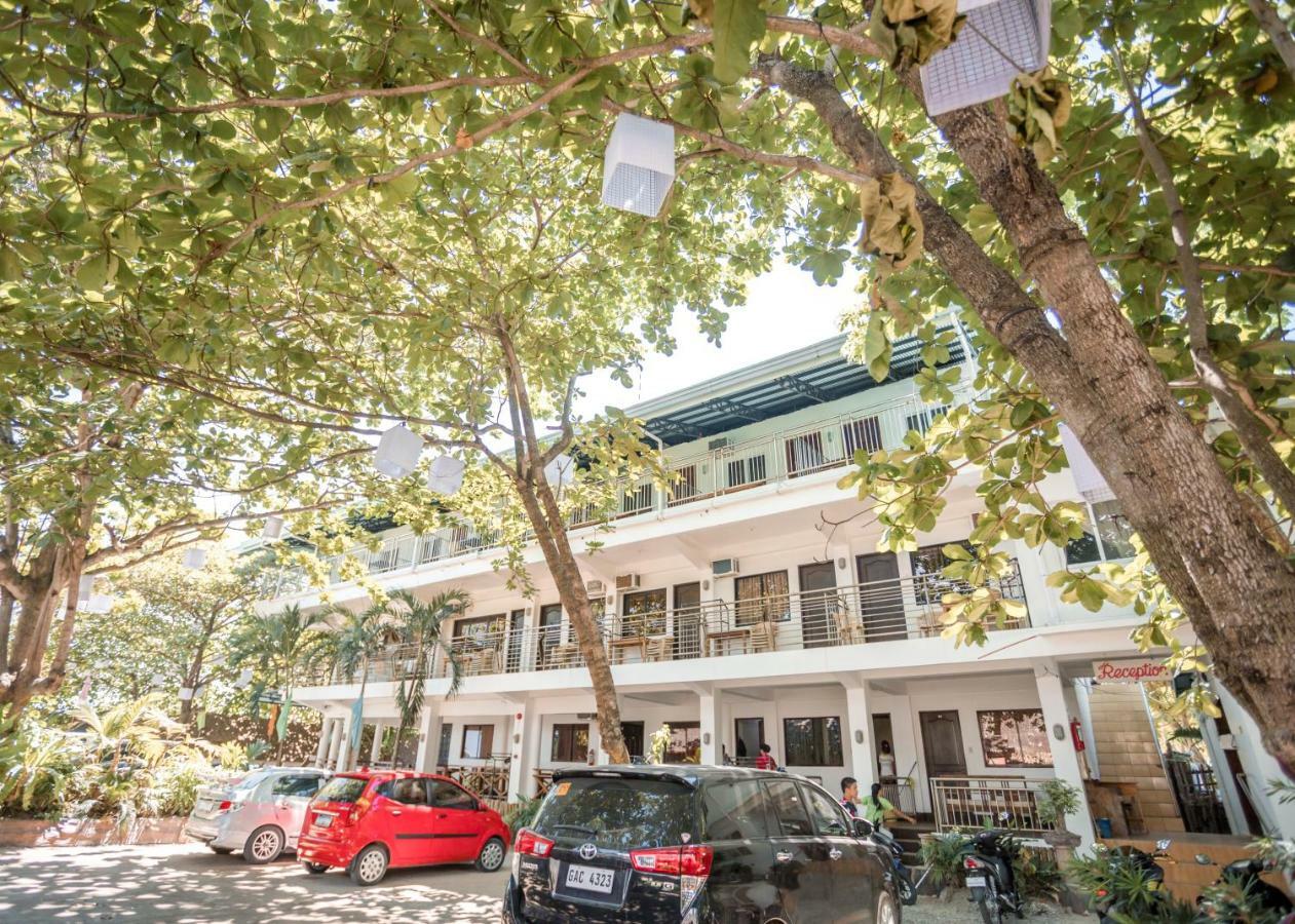 Hk And Restaurant Resort