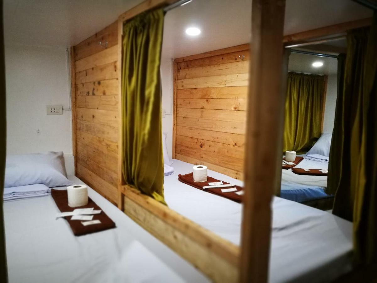 8th Street Hostel *