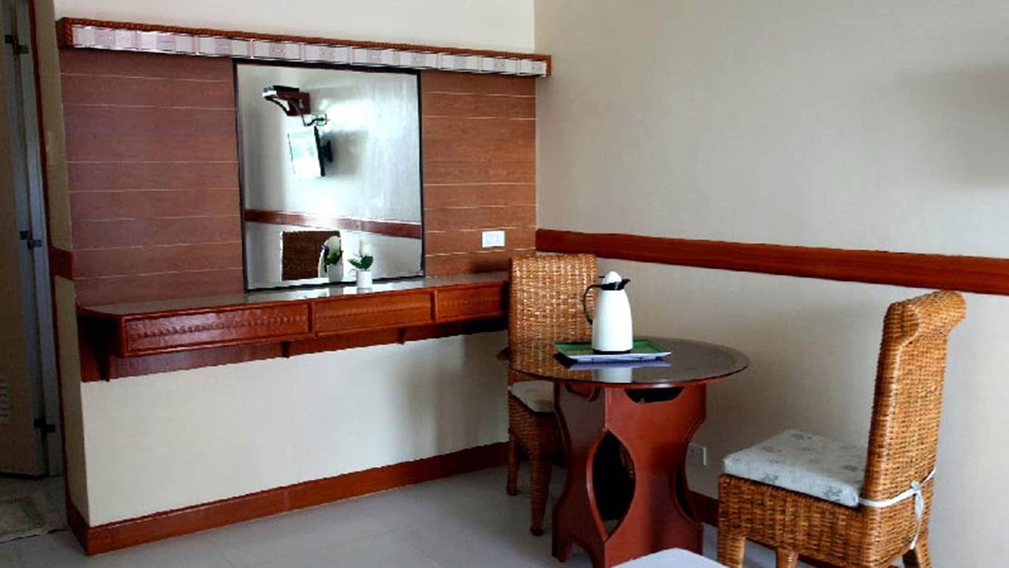 Coconut House Hotel