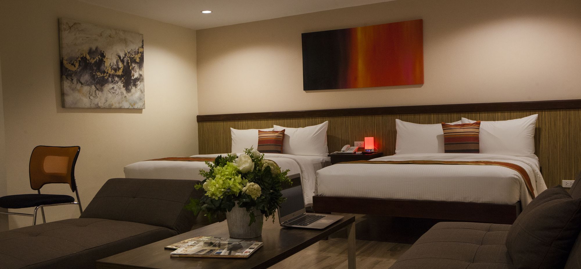 Ns Royal Hotel