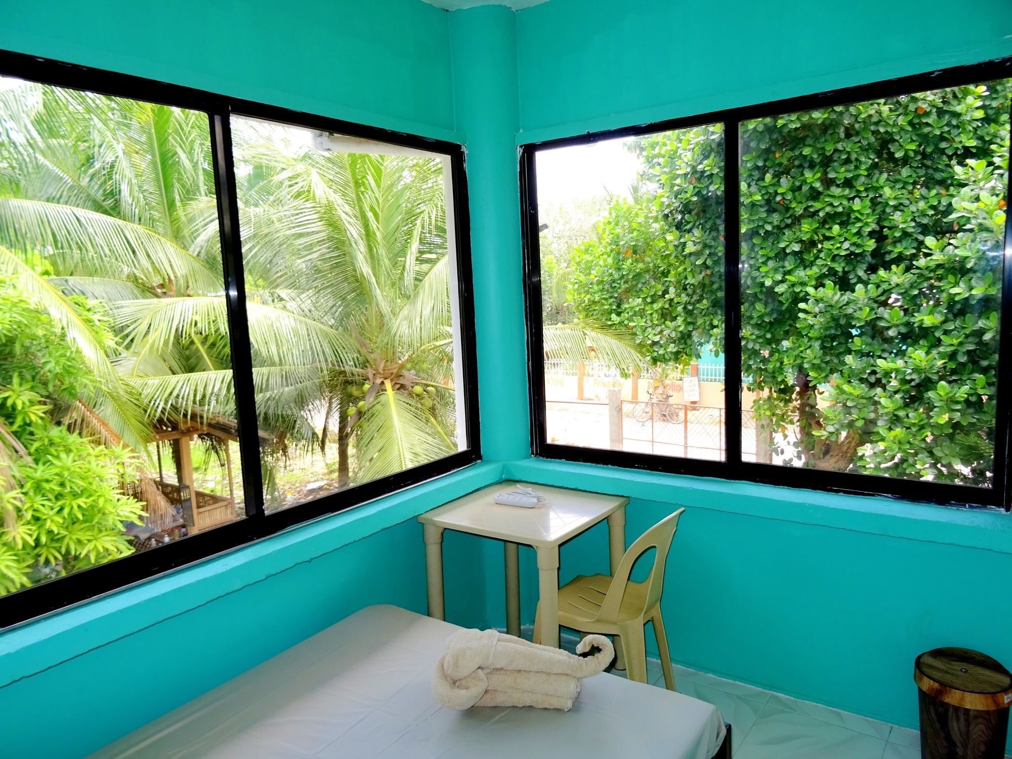 New Modern Summer House Moalboal