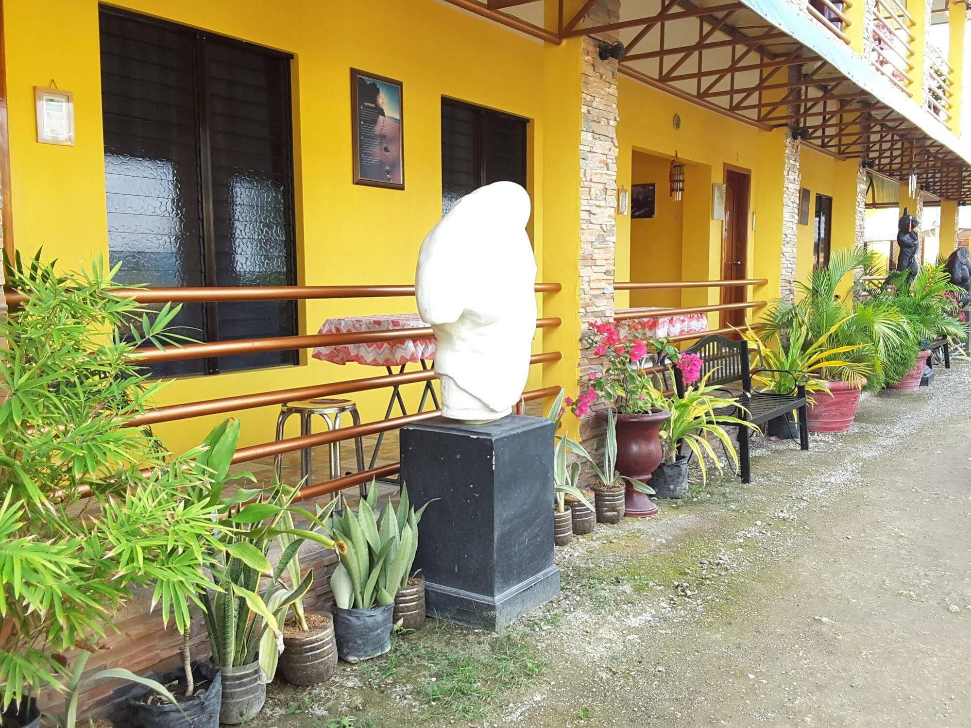 Hotel Tropics Moalboal