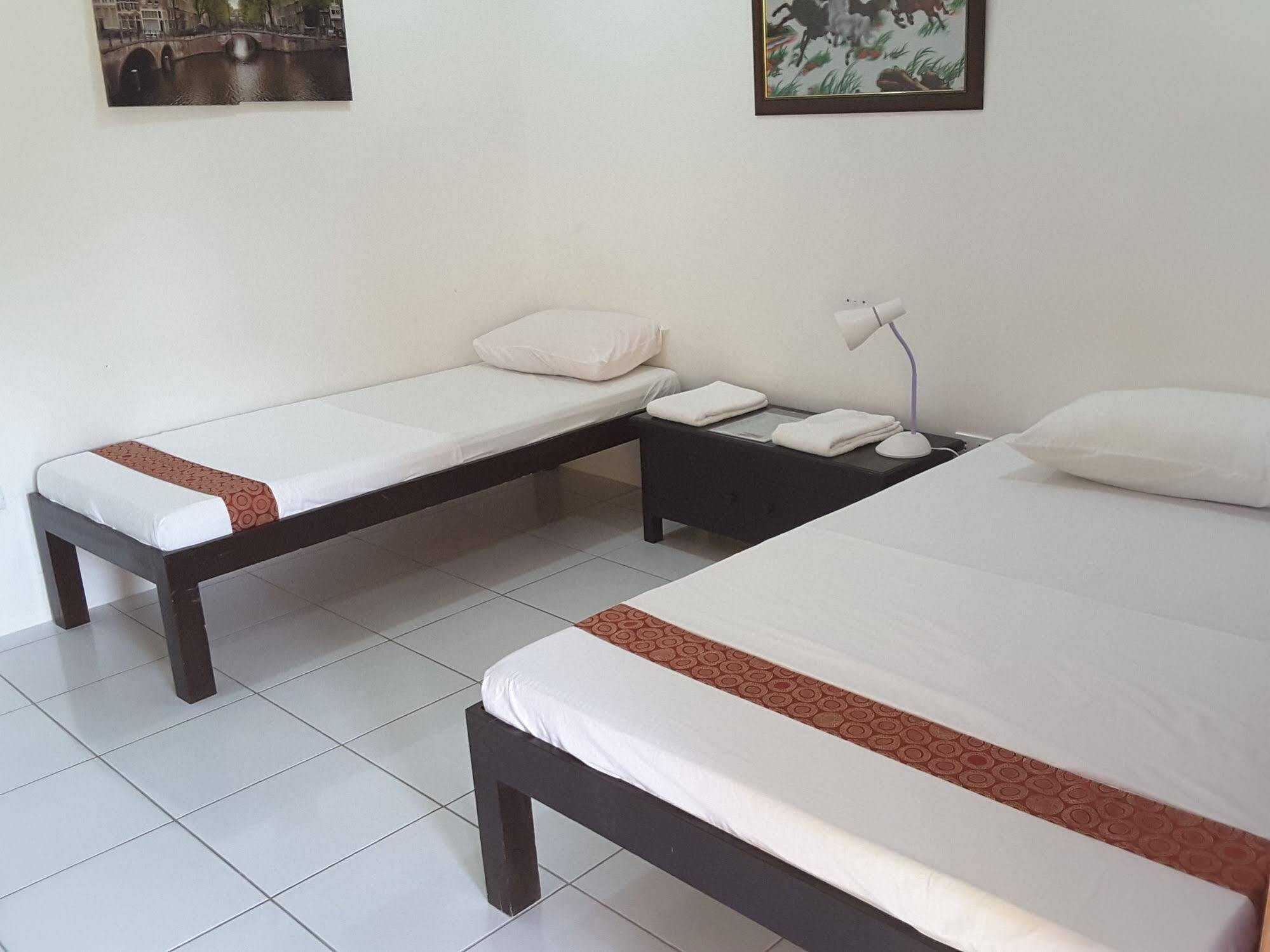 Hotel Tropics 3*
